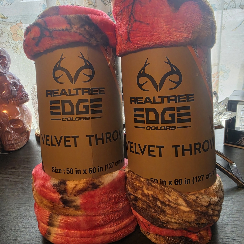 60 For 1 @ Cabellas Realtree Edge Velvet Throw - Red and Brown Camo
